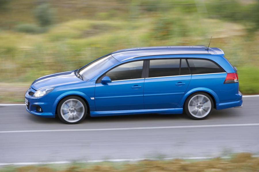  Opel Vectra Station Wagon OPC 2005 года  (фото 11 из 19)